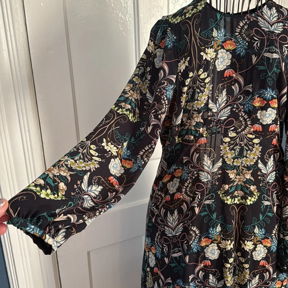 Floral Zara Dress. Very adorable and great for any occasion. NWT. Size S - Picture 5 of 7